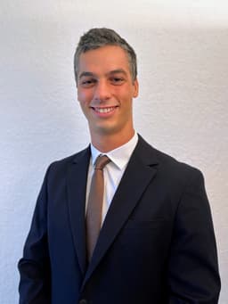 Jules Garavelli, conseiller en gestion de patrimoine chez Massart Patrimoine